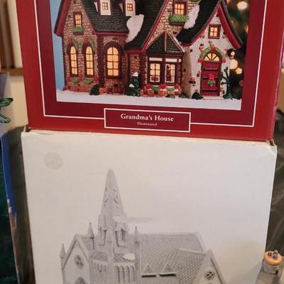 CHRISTMAS VILLAGE BUILDINGS AND ACCESSORIES