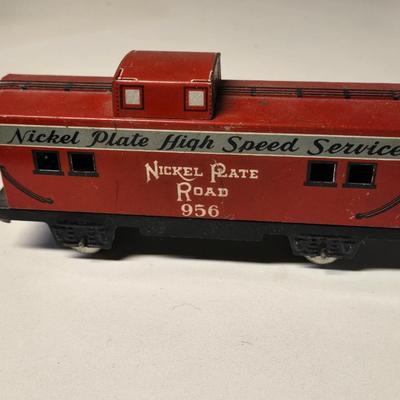1940s HO Scale Train Set with Tracks