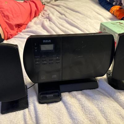 RCA RS27116i Digital Music Studios Audio System with Dock for iPod/ CD Player
