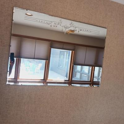 GORGEOUS WALL MIRROR
