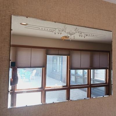 GORGEOUS WALL MIRROR