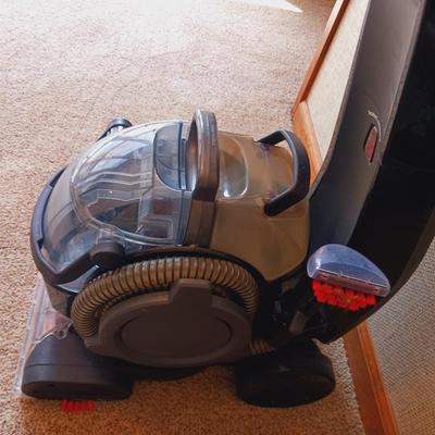 LIKE NEW BISSELL LIFT-OFF DEEP PET CARPET CLEANER WITH UPHOLSTERY ATTACHMENT