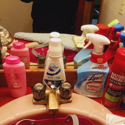 CLEANING SUPPLIES, TOILETRIES AND DECOR