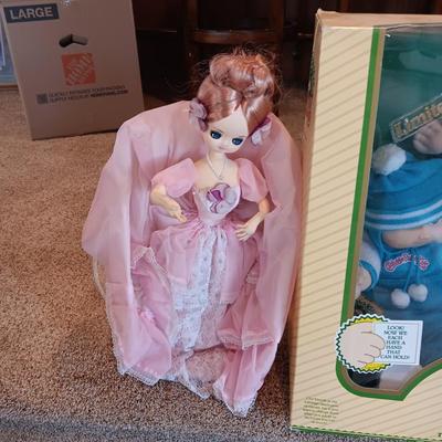 LIMITED EDITION CABBAGE PATCH TWINS AND OTHER DOLLS