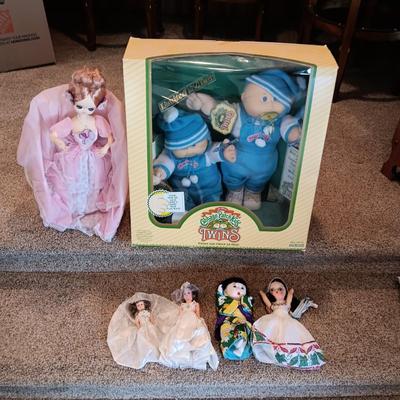 LIMITED EDITION CABBAGE PATCH TWINS AND OTHER DOLLS