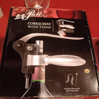 EZ PULL CORKSCREW, FOOD STORAGE CONTAINERS AND SILICONE MOLDS