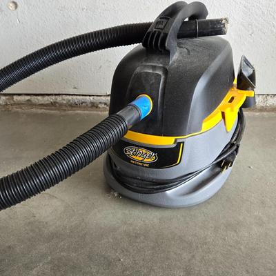 Small Stinger Wet Dry Vac