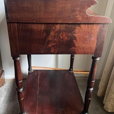 Antique Early Desk/End Table 21.5" Wide, 17.5" Deep, & 30" Tall in Good Preowned Condition.