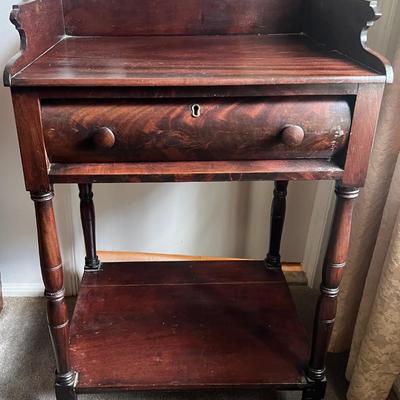 Antique Early Desk/End Table 21.5" Wide, 17.5" Deep, & 30" Tall in Good Preowned Condition.