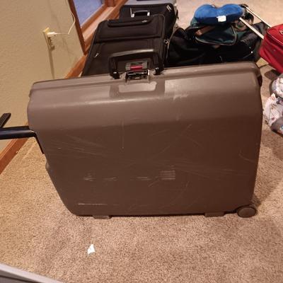 LUGGAGE FOR THE WHOLE FAMILY