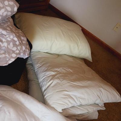 2 STORAGE CUBES, QUEEN SHEETS/MATTRESS COVER & DOWN DUVET