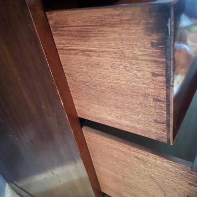 Antique Linen Press (LR-MG)