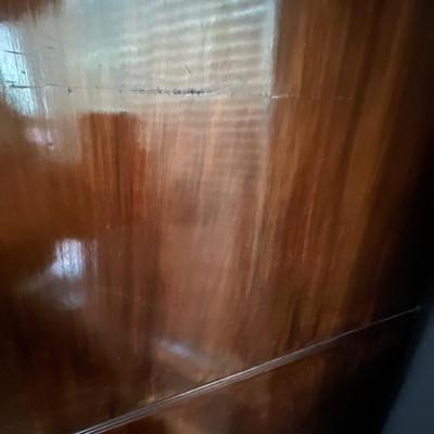 Antique Linen Press (LR-MG)