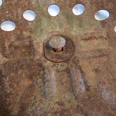 Rustic Iron Tractor Seat (G-JS)