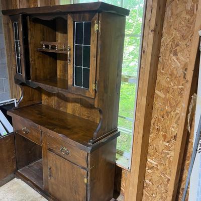 Wooden Hutch With Stained Glass Doors (B1-MG)