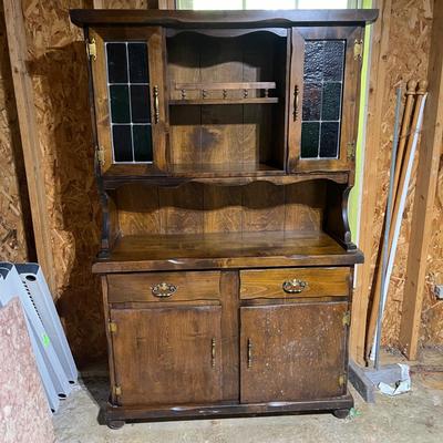 Wooden Hutch With Stained Glass Doors (B1-MG)