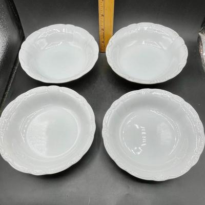 4 nice vintage white bowls - Classic Baroque Porcelain China Japan
