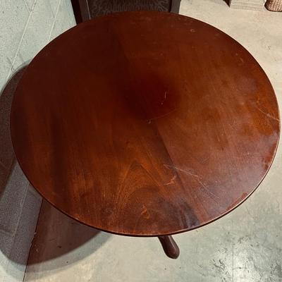 Queen Ann Tilt Top Table By Norris (B1-MG)