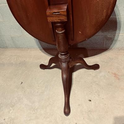 Queen Ann Tilt Top Table By Norris (B1-MG)