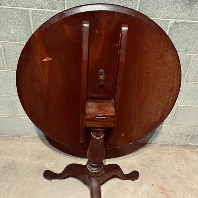 Queen Ann Tilt Top Table By Norris (B1-MG)
