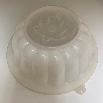 Food Storage: Lock & Lock, Rubbermaid, & Tupperware (L-HS)