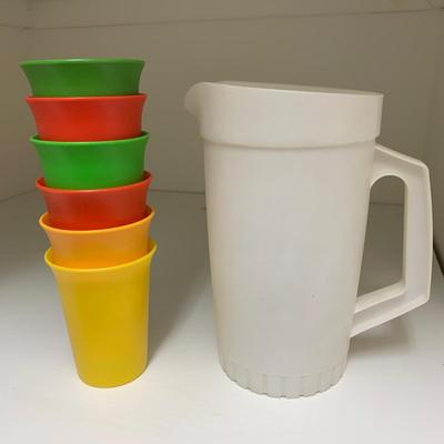 Food Storage: Lock & Lock, Rubbermaid, & Tupperware (L-HS)