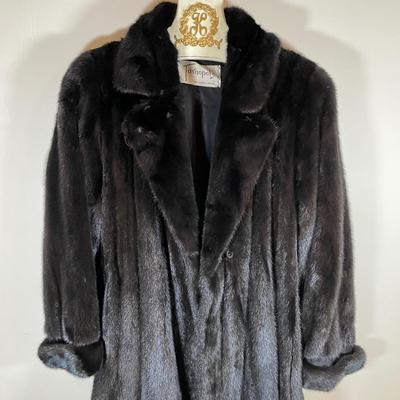 LOT 407L: Vintage Tarnopol’s Women’s Genuine Mink Coat