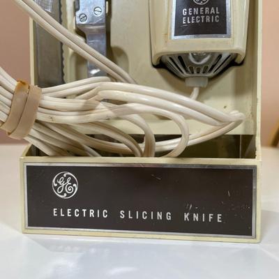 LOT 409D: Kitchen Appliances & More - General Electric Slicing Knife, Silex Juiceit, Brentwood Toaster & More