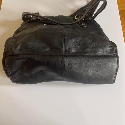 B Makowski black leather shoulder bag