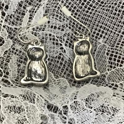 Silver tone cat fashion earrings