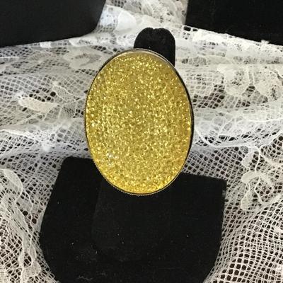 Sparkly yellow adjustable costume ring