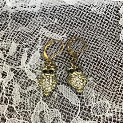 Gold tone owl earrings rhinestone