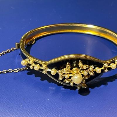 Vintage Gold-tone Seed Pearl Hinged Bangle Bracelet Standard Size 7" in Good Condition as Pictured.