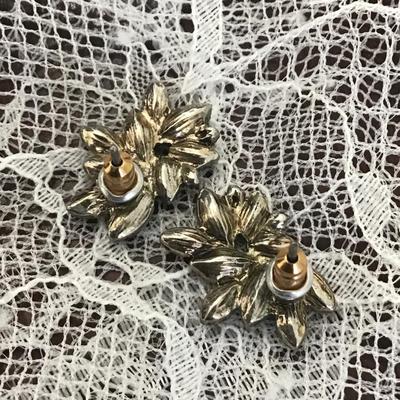 Rhinestone flower fashion earrings