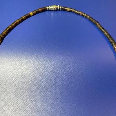 Vintage Southwest 18" Turquoise, Coral Chip, & Brown Bead Necklace in Very Good Preowned Condition.