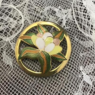 Vintage floral circle gold tone brooch