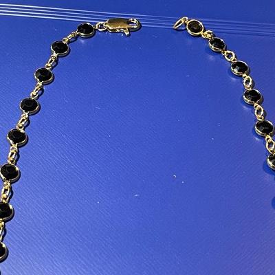 Vintage Gold-tone Dark Blue Stone 18.5" Fashion Bezel Bead Necklace in VG Condition.