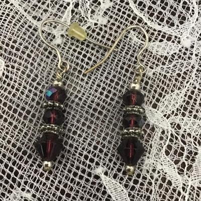 Purple, red colored crystal beads dangle earrings