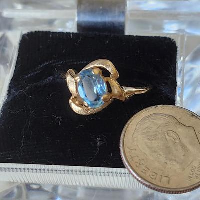 14K yellow gold and Aquamarine Ring