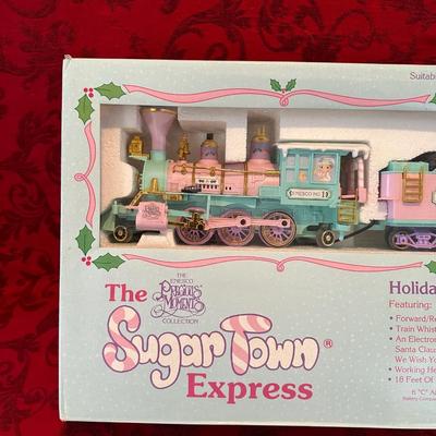 PRECIOUS MOMENTS - THE SUGAR TOWN EXPRESS - HOLIDAY TRAIN SET