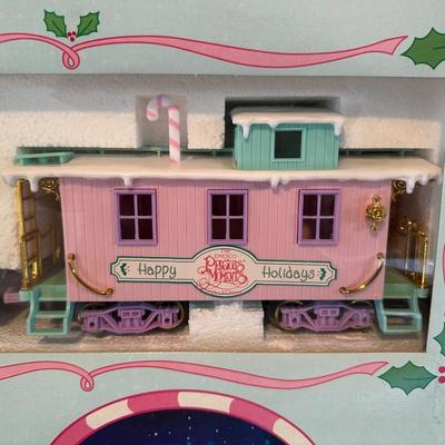 PRECIOUS MOMENTS - THE SUGAR TOWN EXPRESS - HOLIDAY TRAIN SET