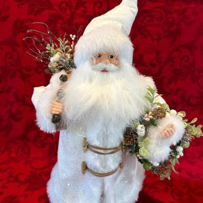 SANTA FIGURINE AND 2 SANTA TREE TOPPERS