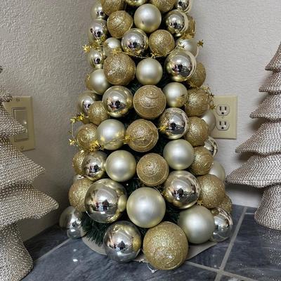 TABLETOP HOILDAY TREES