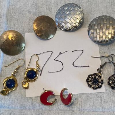 Earring Lot