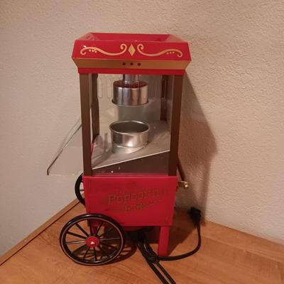 3 SLIDING SHELVE CART, POPCORN MAKER, TOSHIBA DVD PLAYER AND ROUND COFFEE TABLE ON CASTERS
