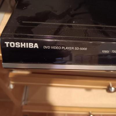 3 SLIDING SHELVE CART, POPCORN MAKER, TOSHIBA DVD PLAYER AND ROUND COFFEE TABLE ON CASTERS