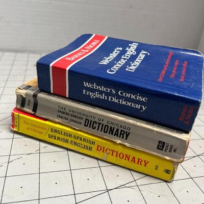 Webster's Concise English Dictionary, 2 Set Of The University Of Chicago Spanish - English, English - Spanish Dictionary