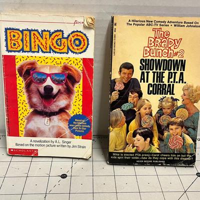 Bingo Novel, The Brady Bunch #2 Showdown At The P.t.a. Corral, Anastasia At This Address & Little House In The Big Woods