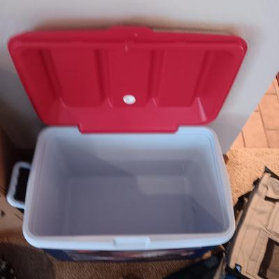 PAMPERED CHEF CHILLZANNE, FOOD COOLER, TOTE BAGS, 2 BLEACHER SEATS