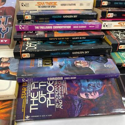 Star Trek book lot - paperbacks & 1 hardback books